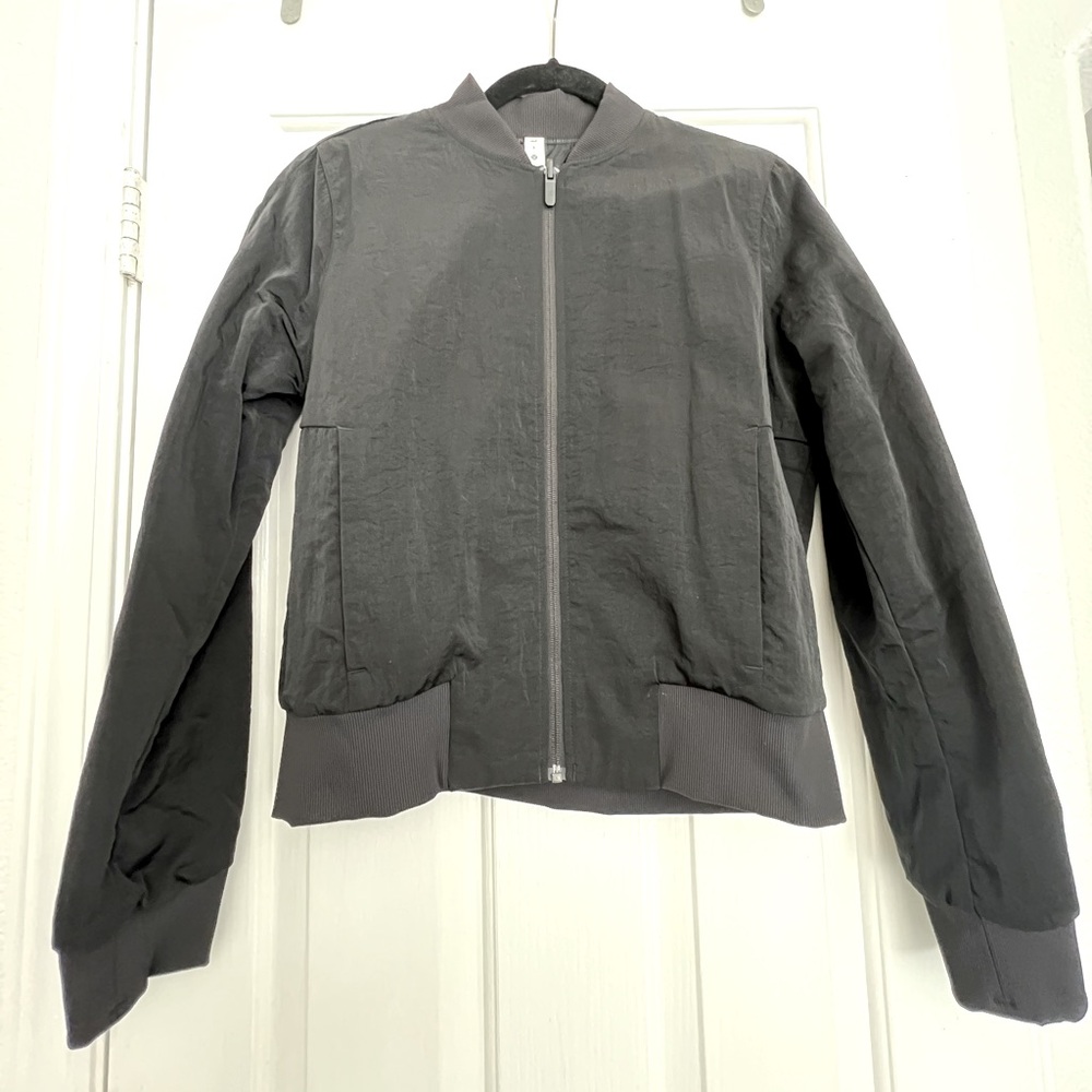 Lululemon Non Stop Bomber Jacket Size 6 - like new condition